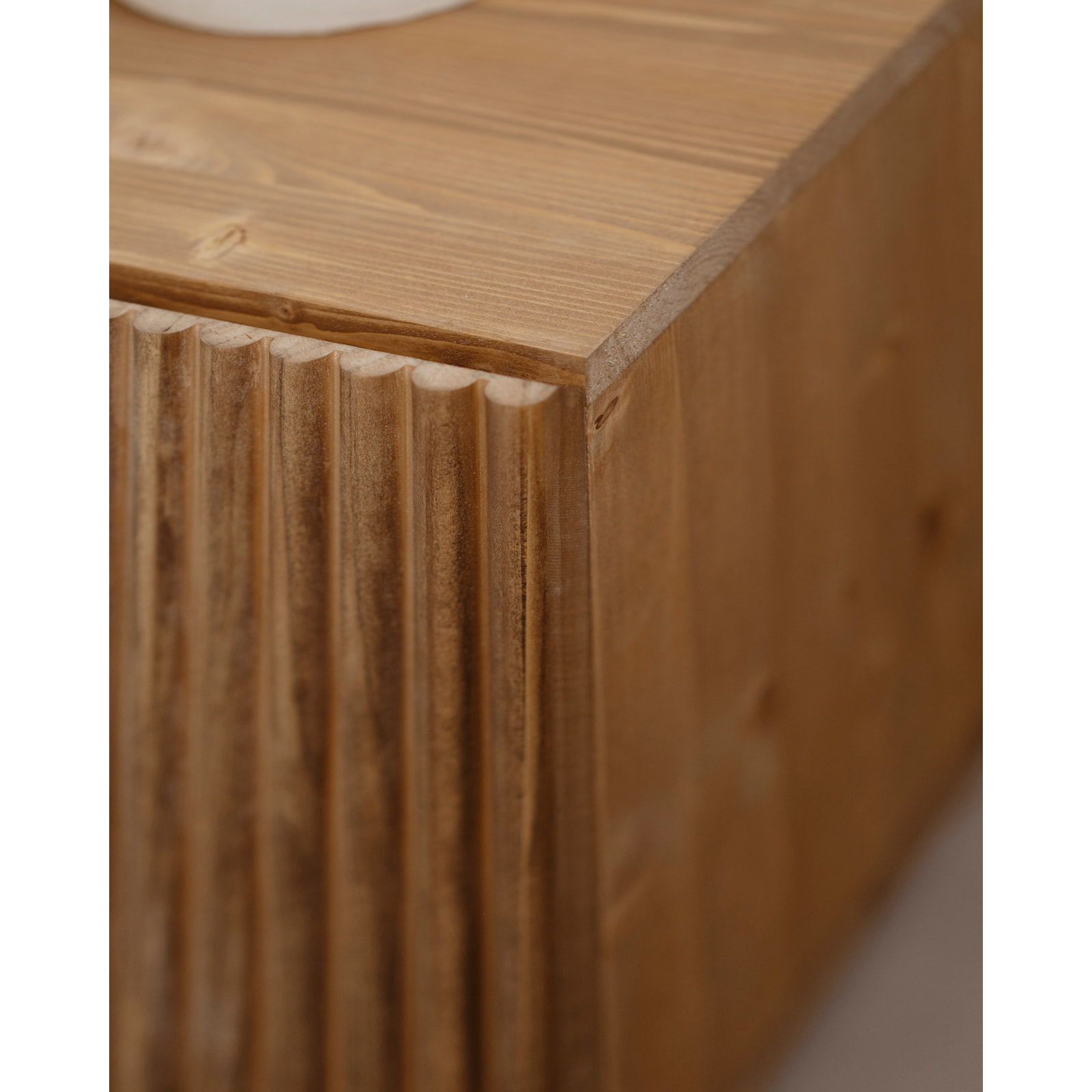 Mueble TV de madera de abeto y pino en tono roble medio 152x42cm Alto: 45.5 Largo: 152 Ancho: 42