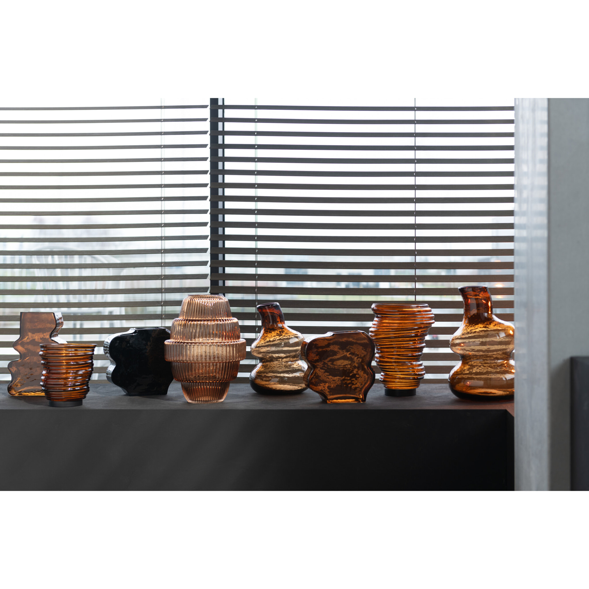 J-Line vase Irrégulier - verre - camel/marron foncé - large - 2 pièces - 25 cm de hauteur