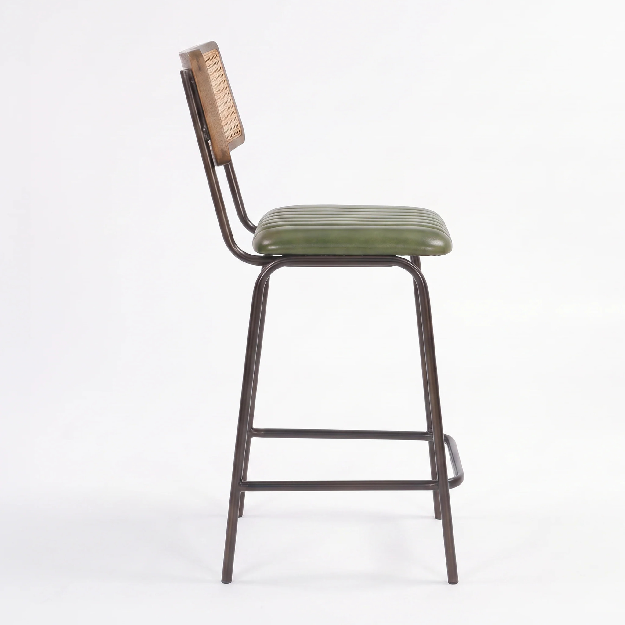 Lot de 2 chaises de bar 76 cm en cannage et cuir vert - Arsène