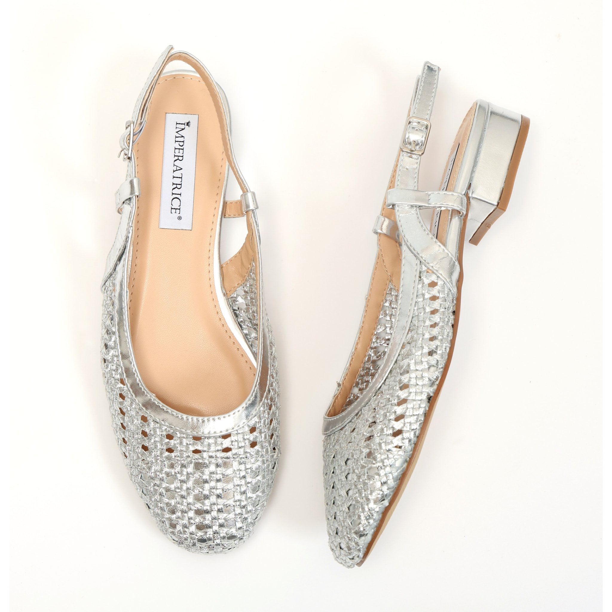 Ballerine slingback in simil pelle con tomaia bucherellata