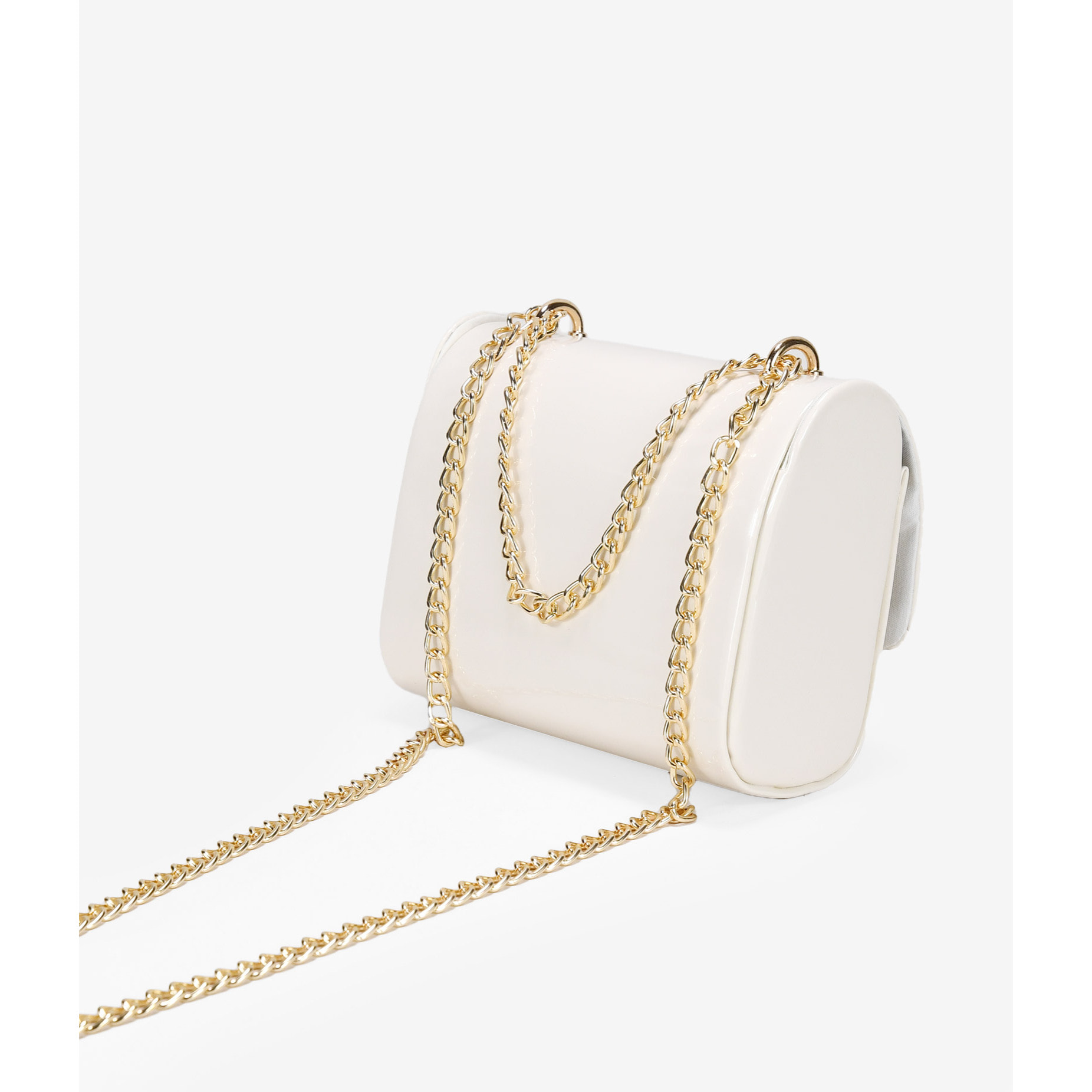 Bolso de fiesta beige en charol