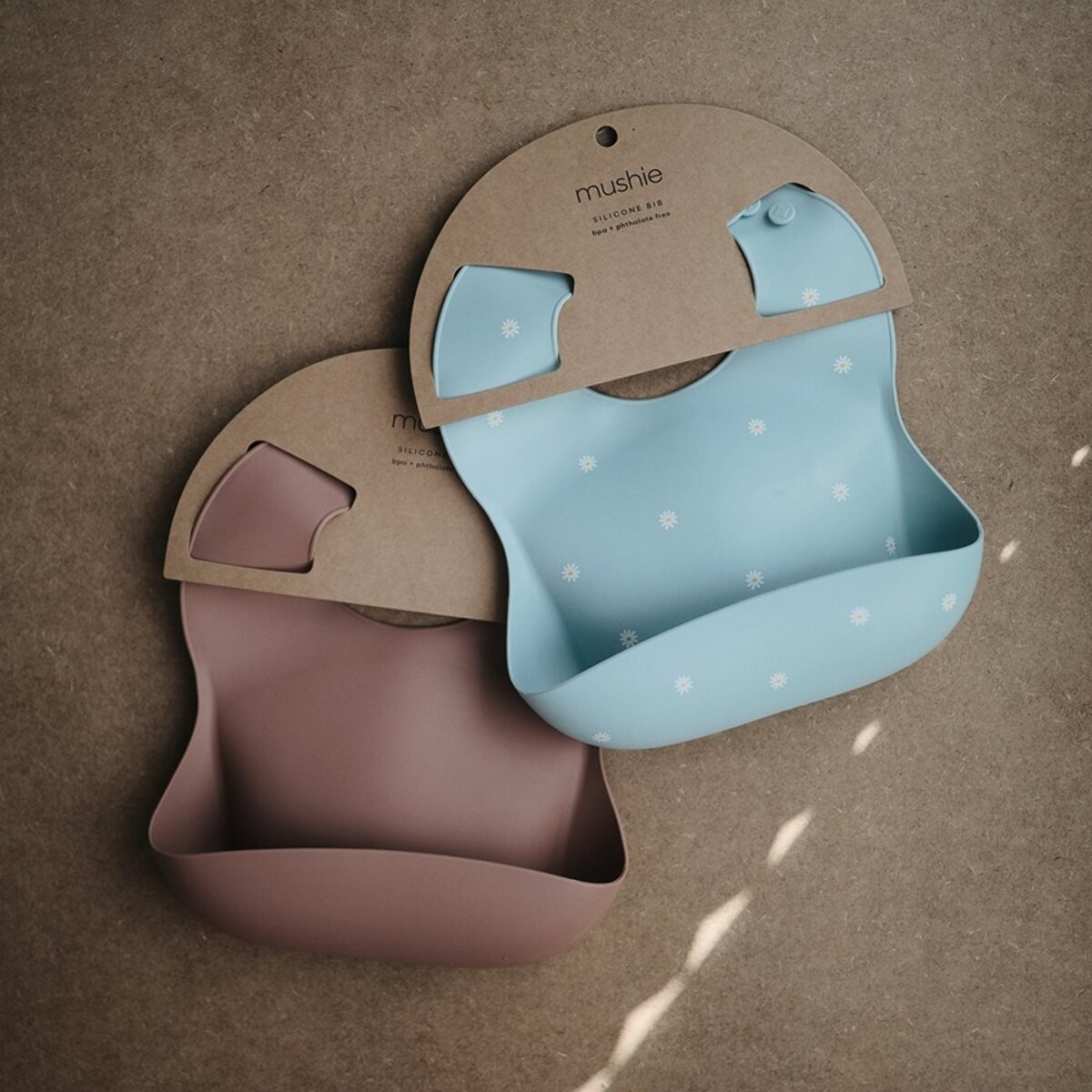 Mushie Babero Silicona Solid