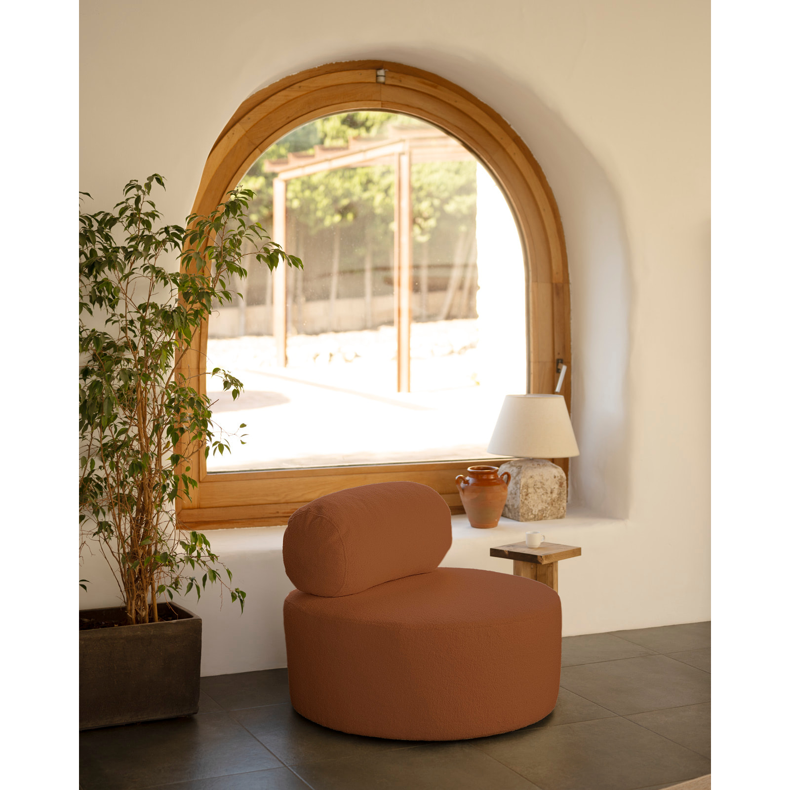 Fauteuil en bouclé rond couleur cuivre marron de 91x71cm Hauteur: 71 Longueur: 91 Largeur: 91