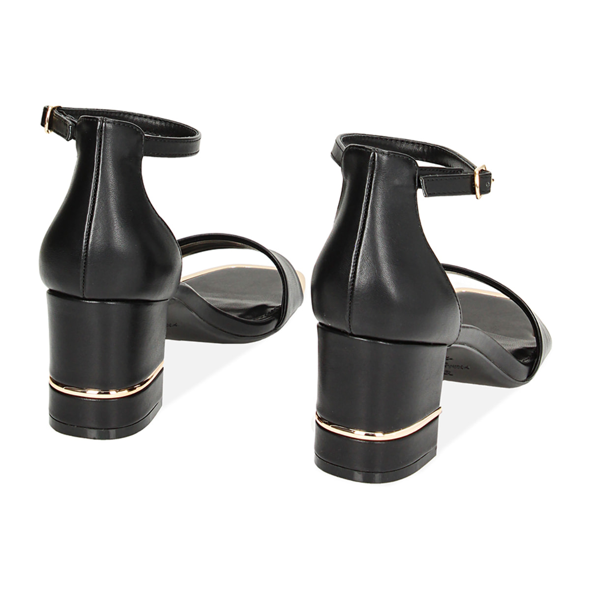 Sandalias con tacones negras