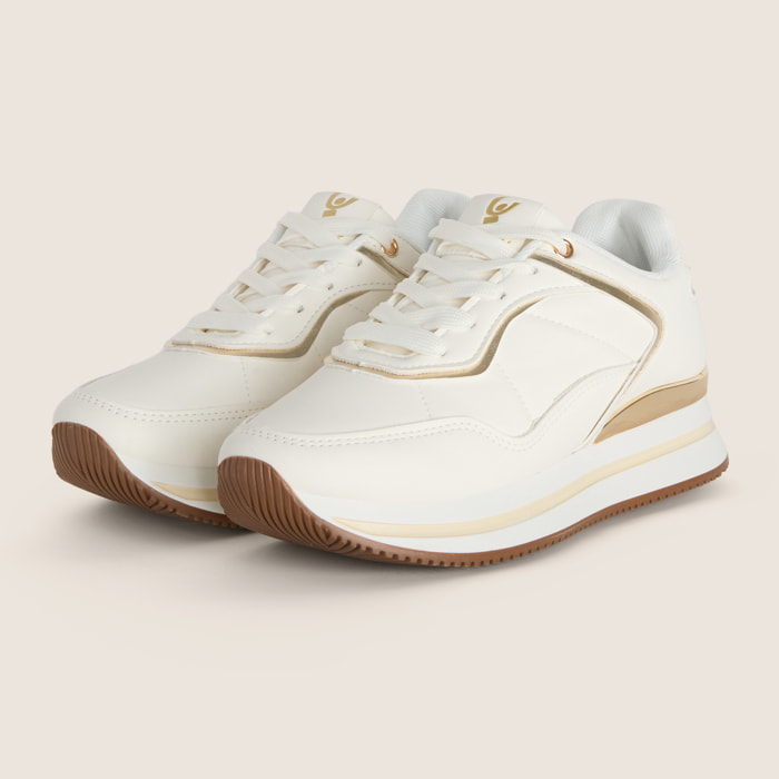 Sneakers Donna in Similpelle con Dettagli Metallizzati