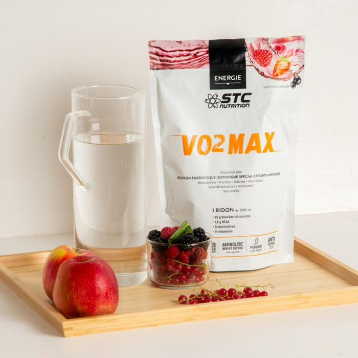 STC NUTRITION - VO2 Max - Préparation pour boisson énergétique isotonique spécial efforts intenses - Goût Fruits Rouges - 15 doses - 525g