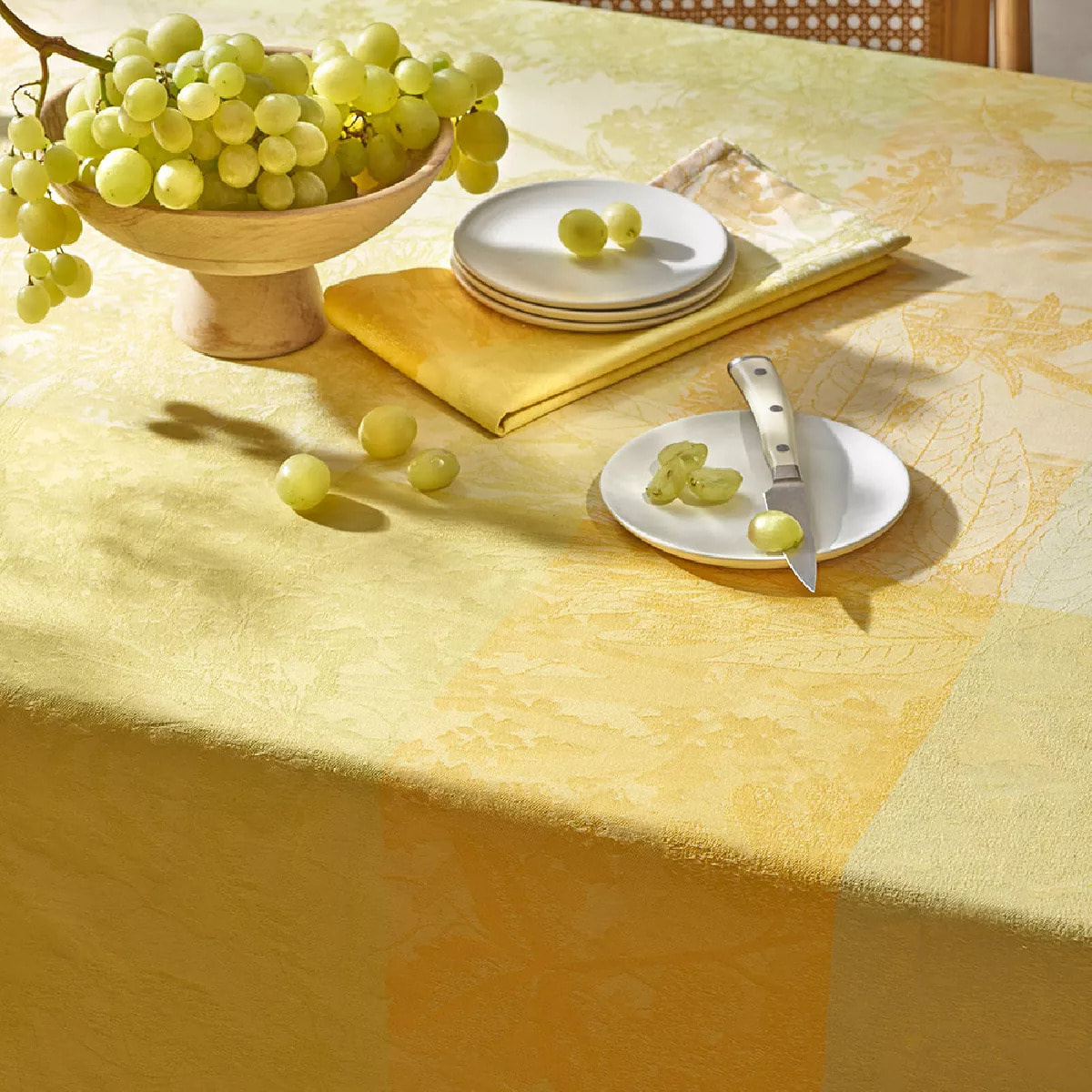 Nappe pur coton enduit motif jacquard jaune Mille esprit jardin solaire