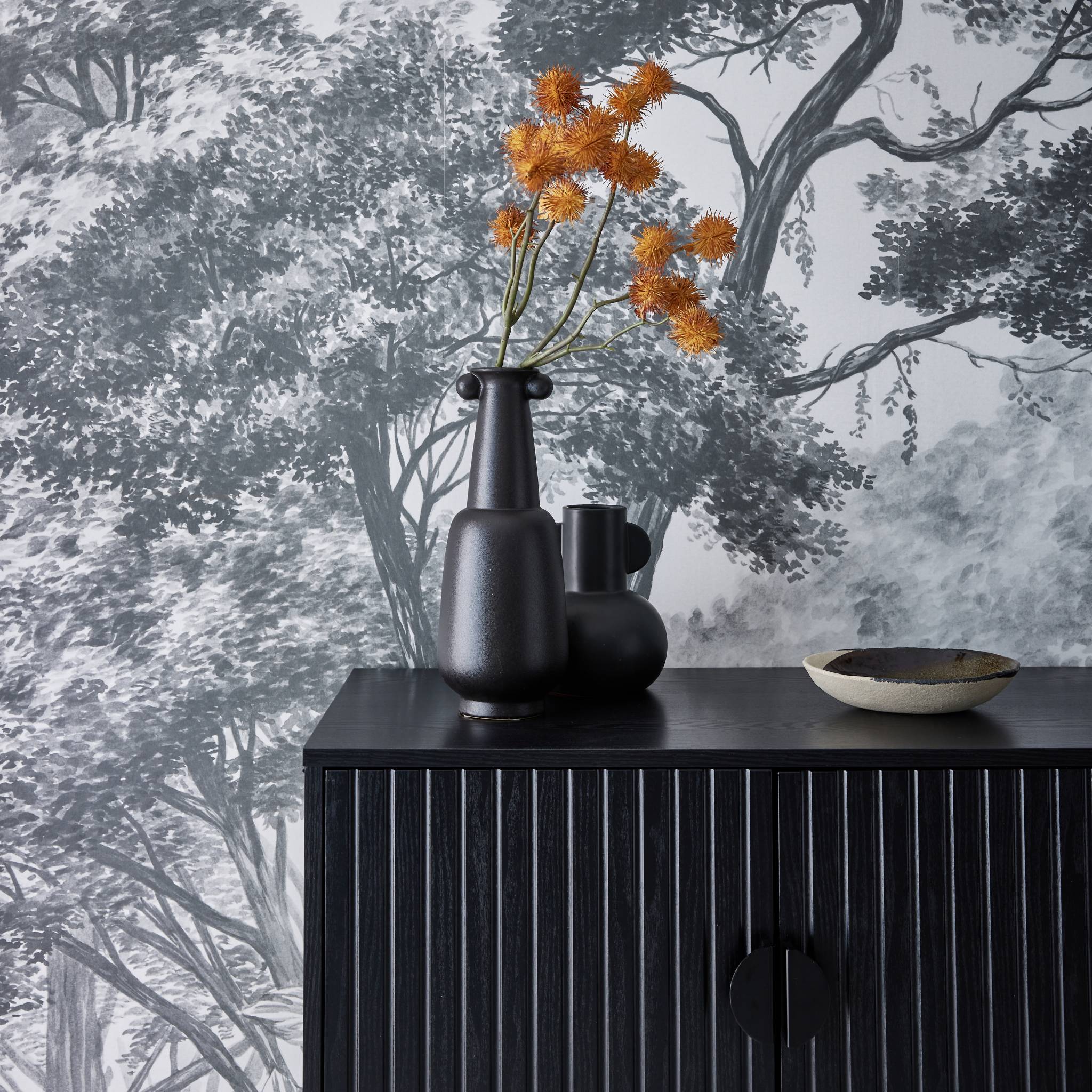 Buffet effet bois à rainures noires. buffet haut. vaisselier. deux portes et une étagère BAZALT 80cm