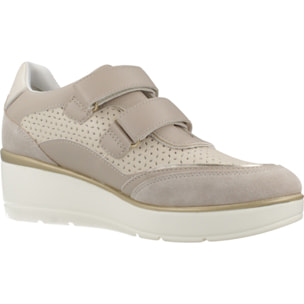 Sneakers de  Mujer de la marca GEOX  modelo D ILDE MARRON CLARO