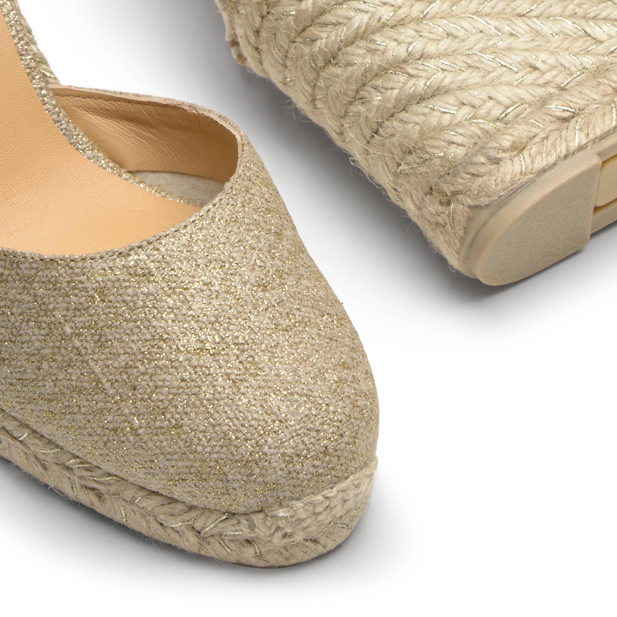 Alpargatas de cuña de mujer Carina en lino metalizado, cierre mediante lazada