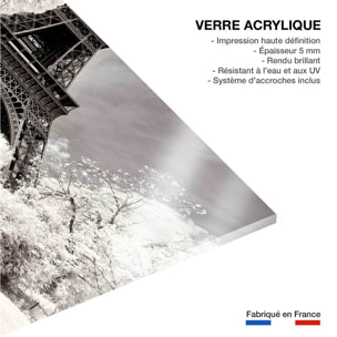 Tableau paris winter white la tour eiffel Tableau plexiglas