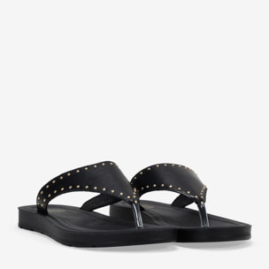 Sandalias de dedo negras con tachuelas