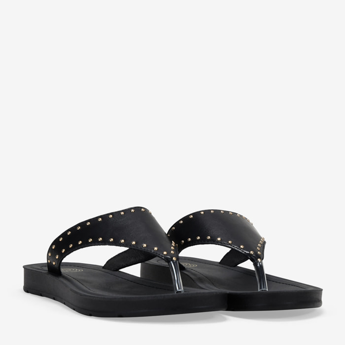Sandalias de dedo negras con tachuelas
