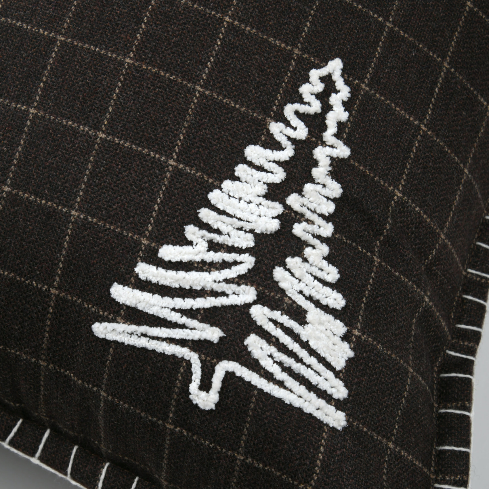 Coussin décoratif carré à carreaux et motif sapin - Marron Brun