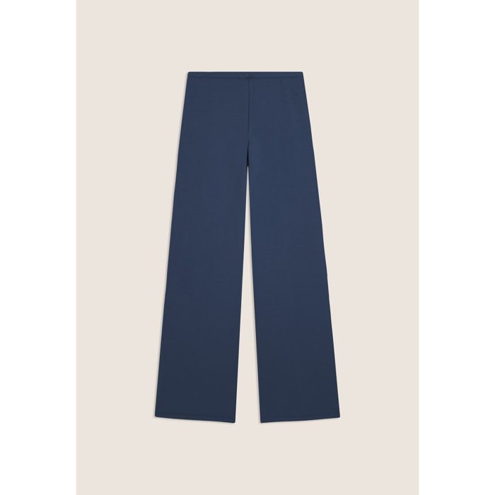 Pantaloni slim con gamba ampia e dettaglio piping