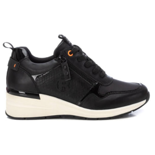 Zapatilla negro