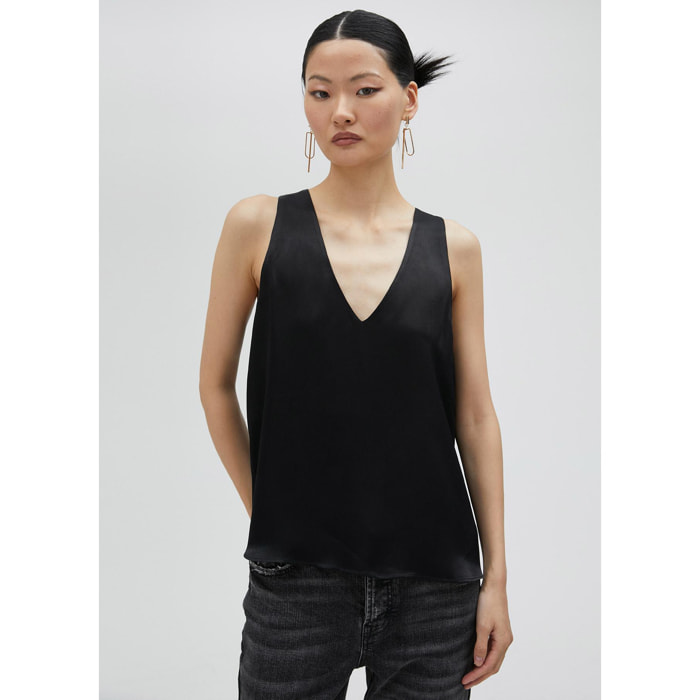 Top basic con spalline