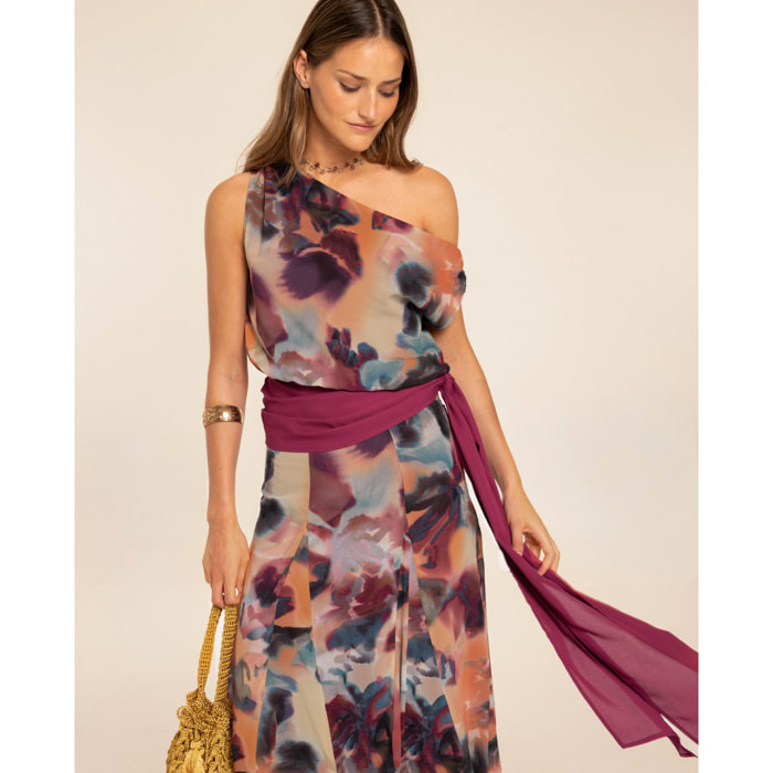 Blusa asimétrica con fajín de mujer