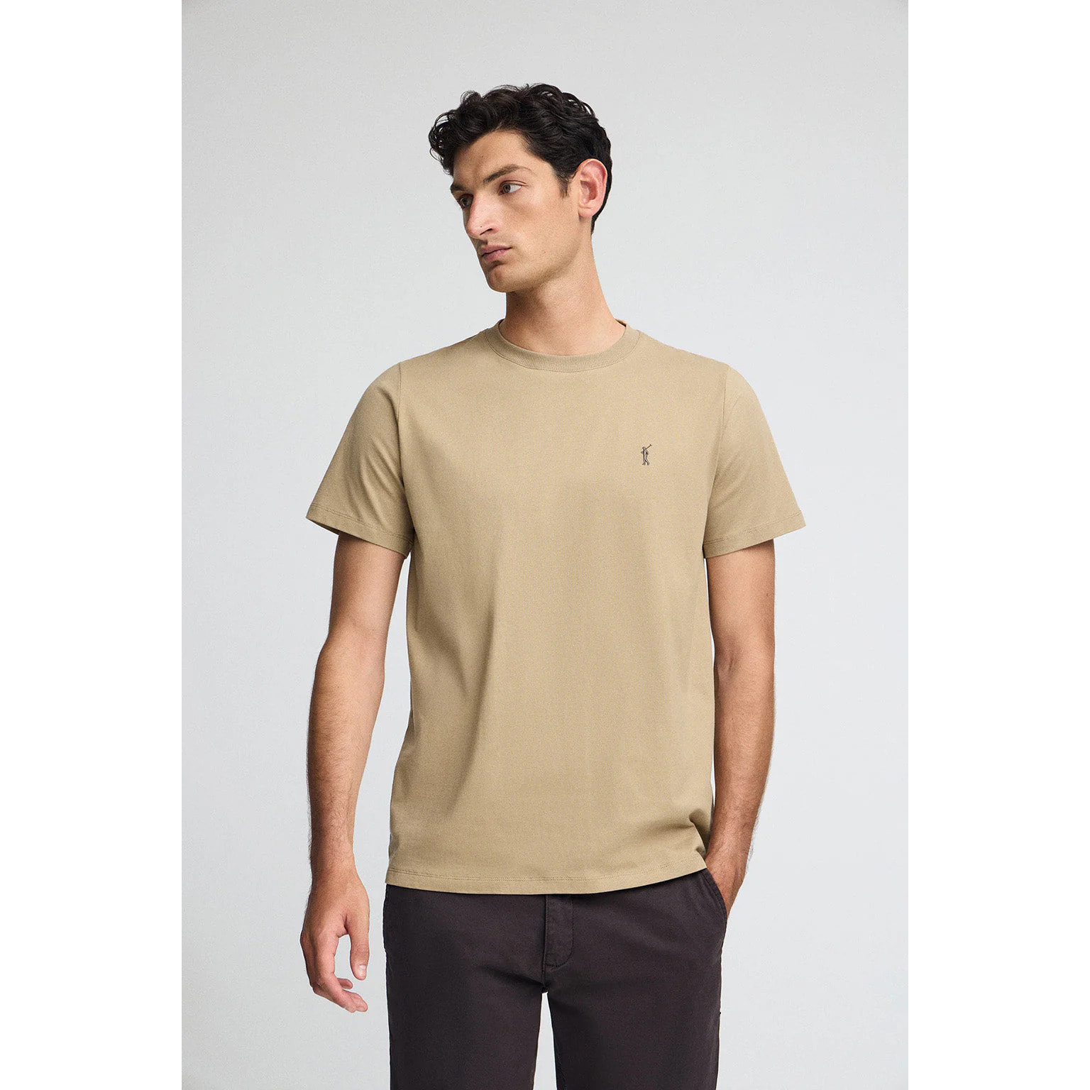 Camiseta marrón claro con cuello redondo y bordado Rigby Go