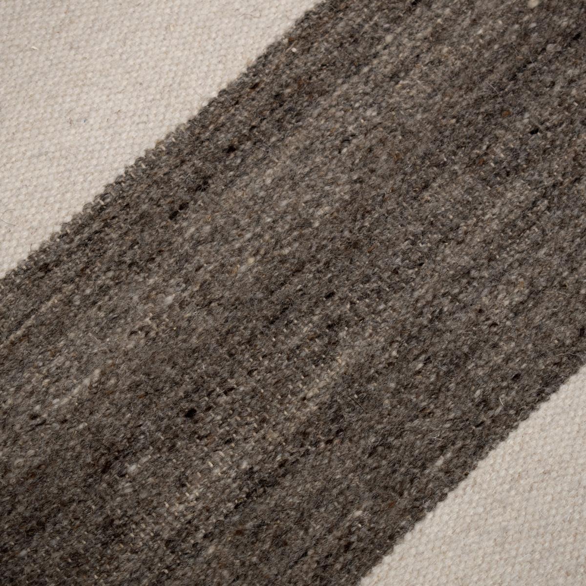 Tapis kilim Reversible Meco tissé à la main en laine beige et marron Motif simple