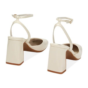 Décolleté slingabck panna in vernice, tacco 8 cm