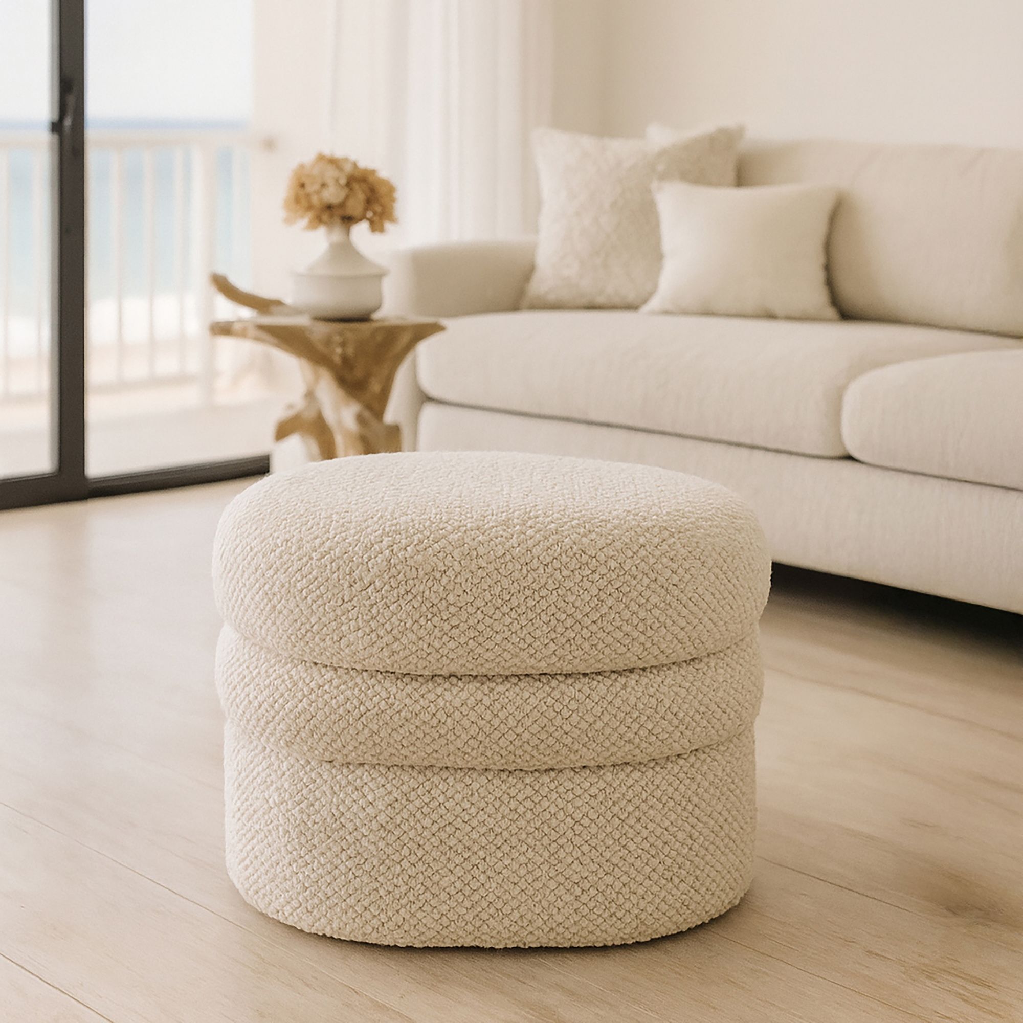 Pouf en bouclette écru et structure en bois  ULYSSE
