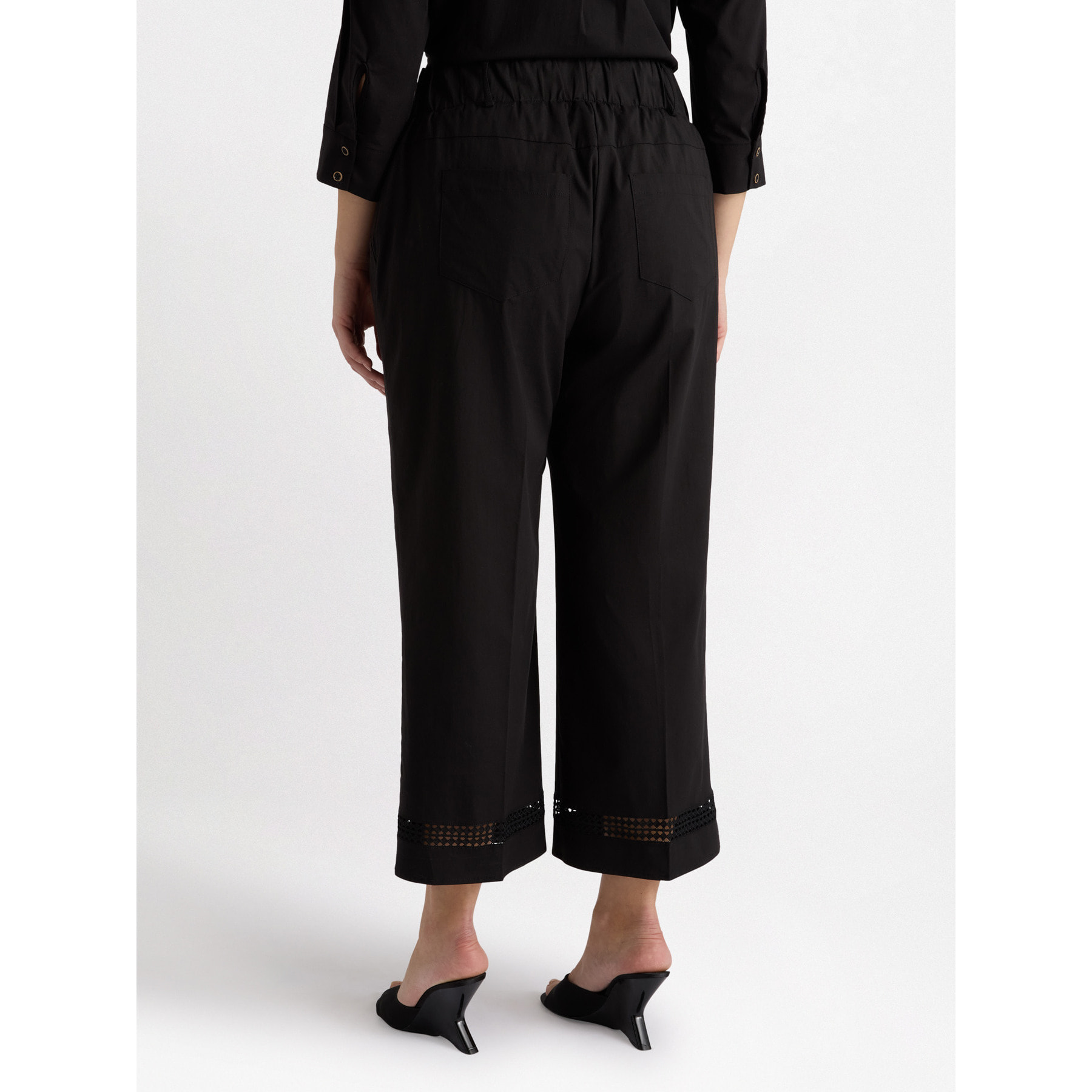 Fiorella Rubino - Pantaloni cropped con ricami al fondo - Nero