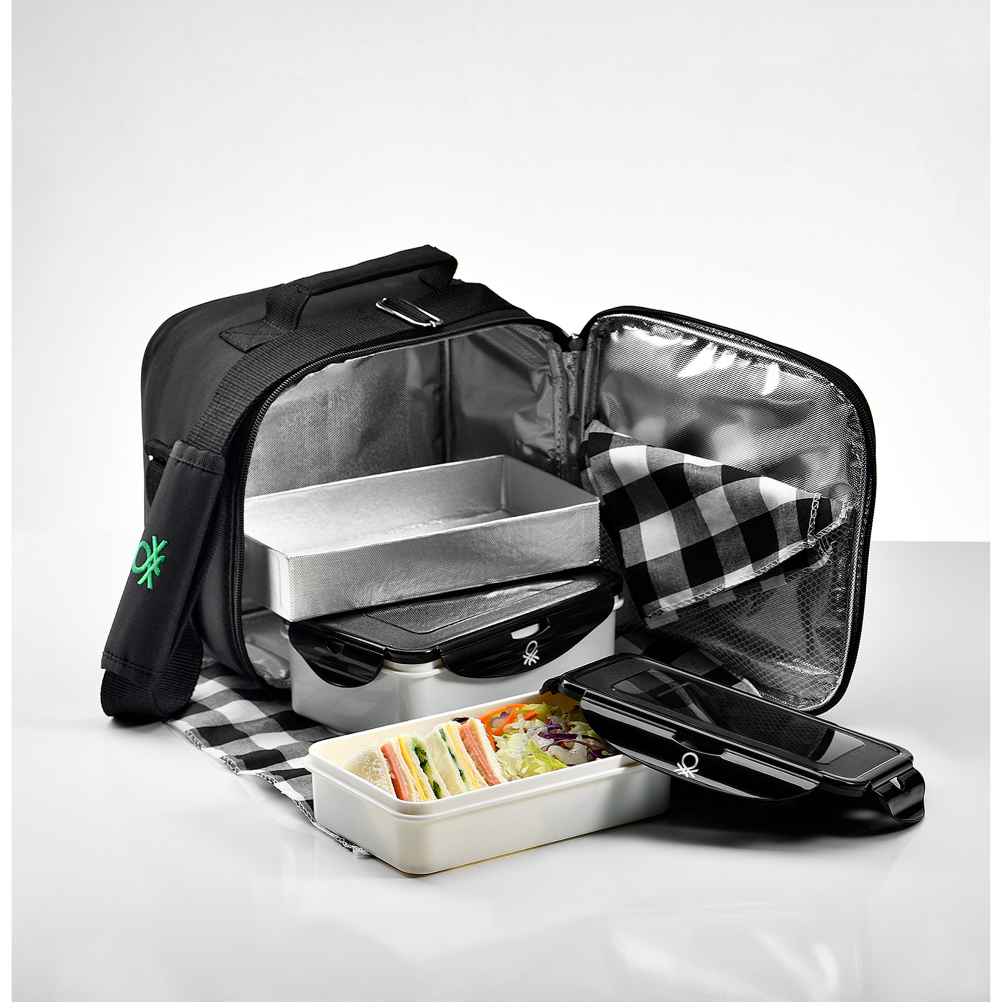 Set 6PC bolsa de almuerzo con lunchbox y accesorios, negro, benetton