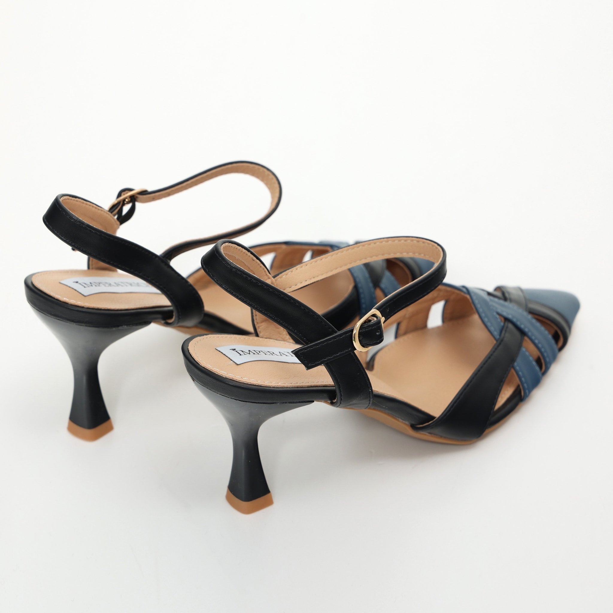 Sandali in simil pelle bicolore con incrocio sulla punta