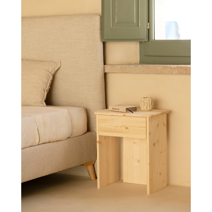 Mesita de noche de madera maciza en tono natural de 50x42cm Alto: 50 Largo: 42 Ancho: 27