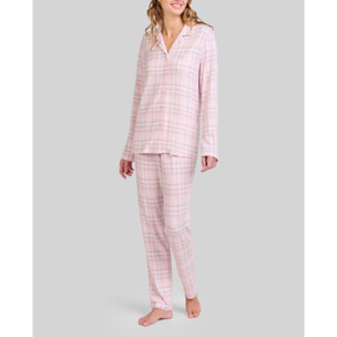 Pijama mujer con cuadros de suaves tonos rosa, abertura de botones, clásico cuello de solapa, manga larga y pantalón largo