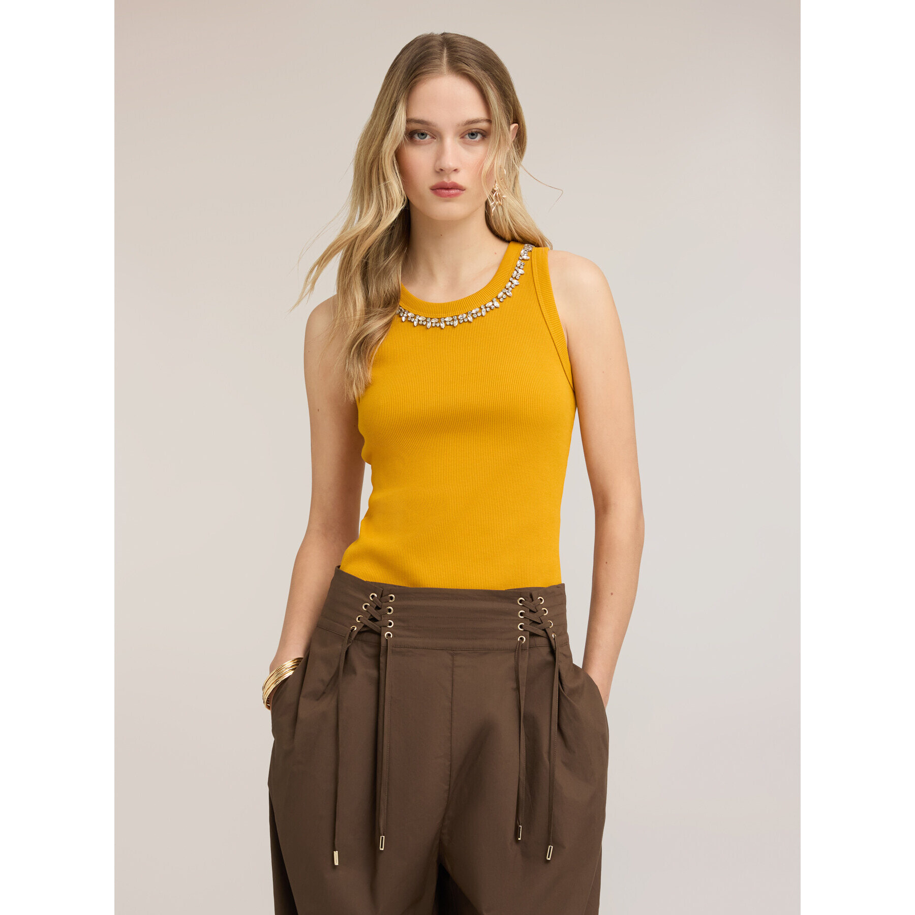 Motivi - Top con strass sullo scollo - Giallo