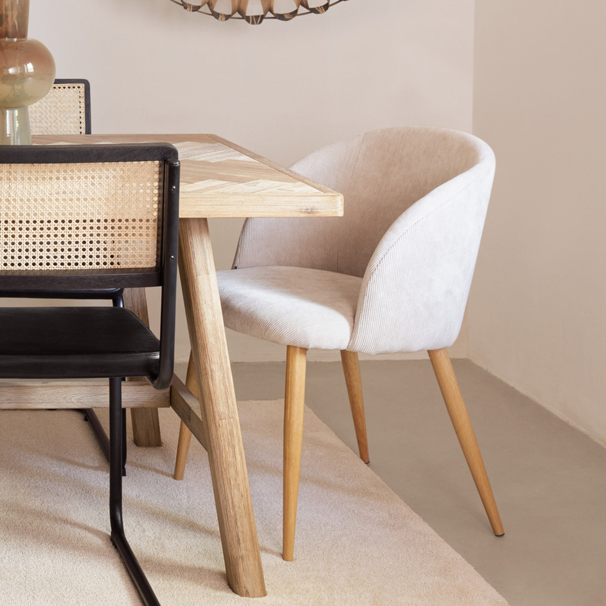 Fauteuil "Celeste" - beige - velours côtelé - pieds métal imitation chêne