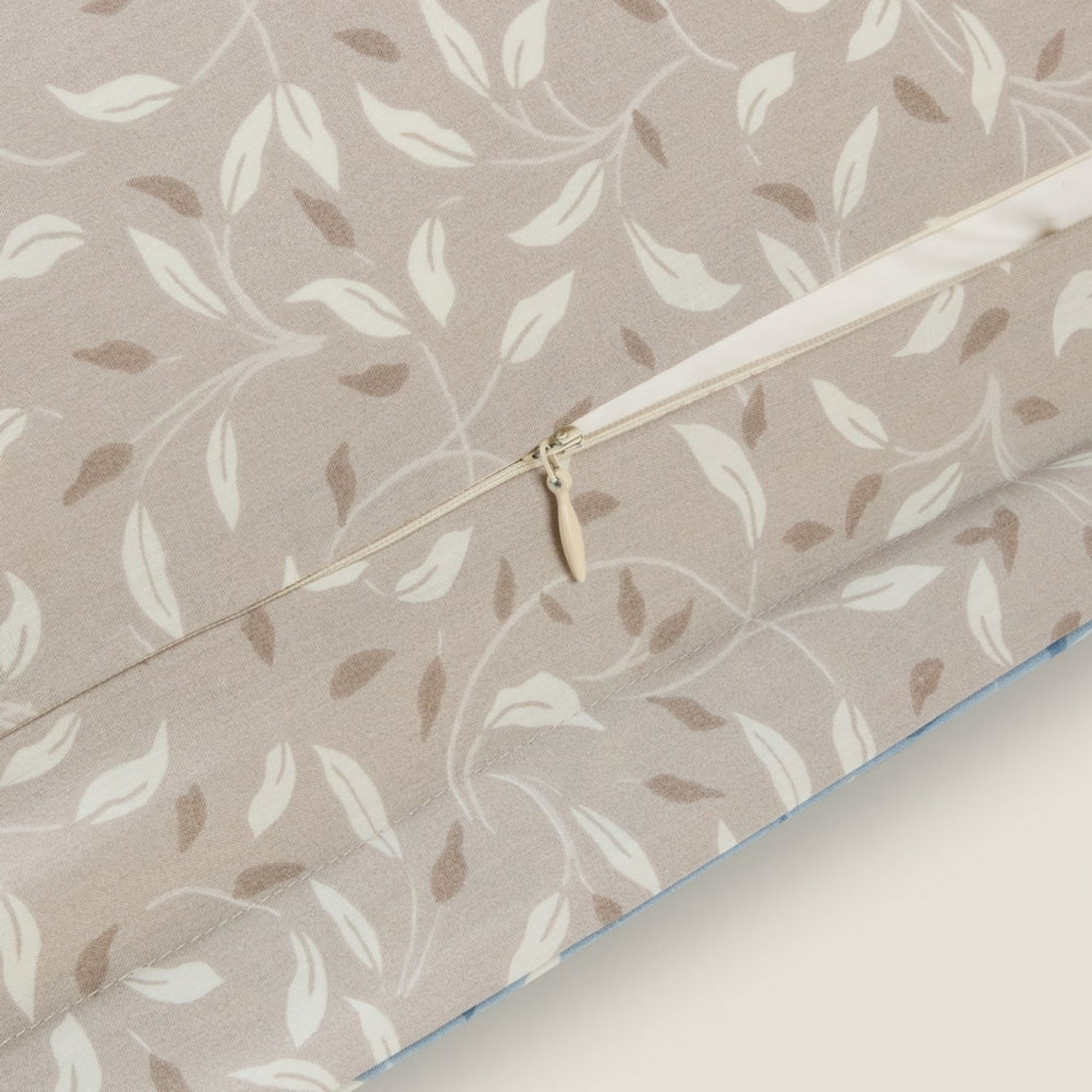 Funda cojín hojas reversible Resoja color azul 100% Algodón percal