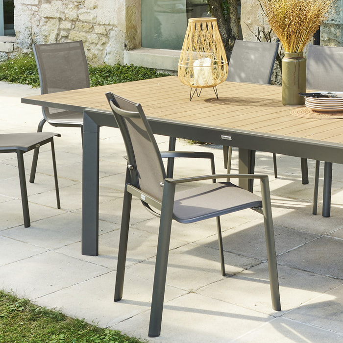 Fauteuil de jardin empilable "Axant" wengé & praline en aluminium traité époxy