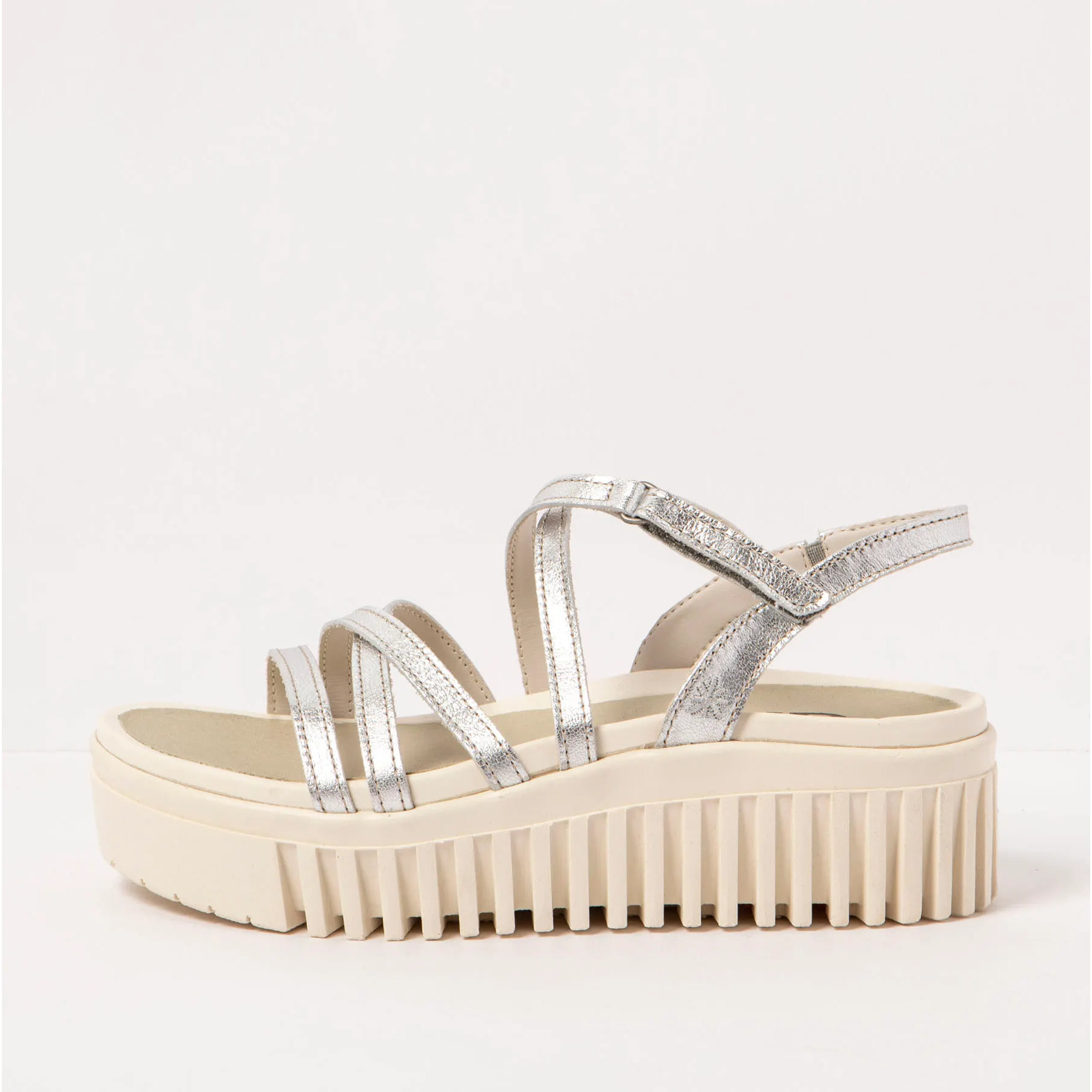 Sandalia de cuña 1576F METALIZADO SILVER/BRIGHTON color Silver