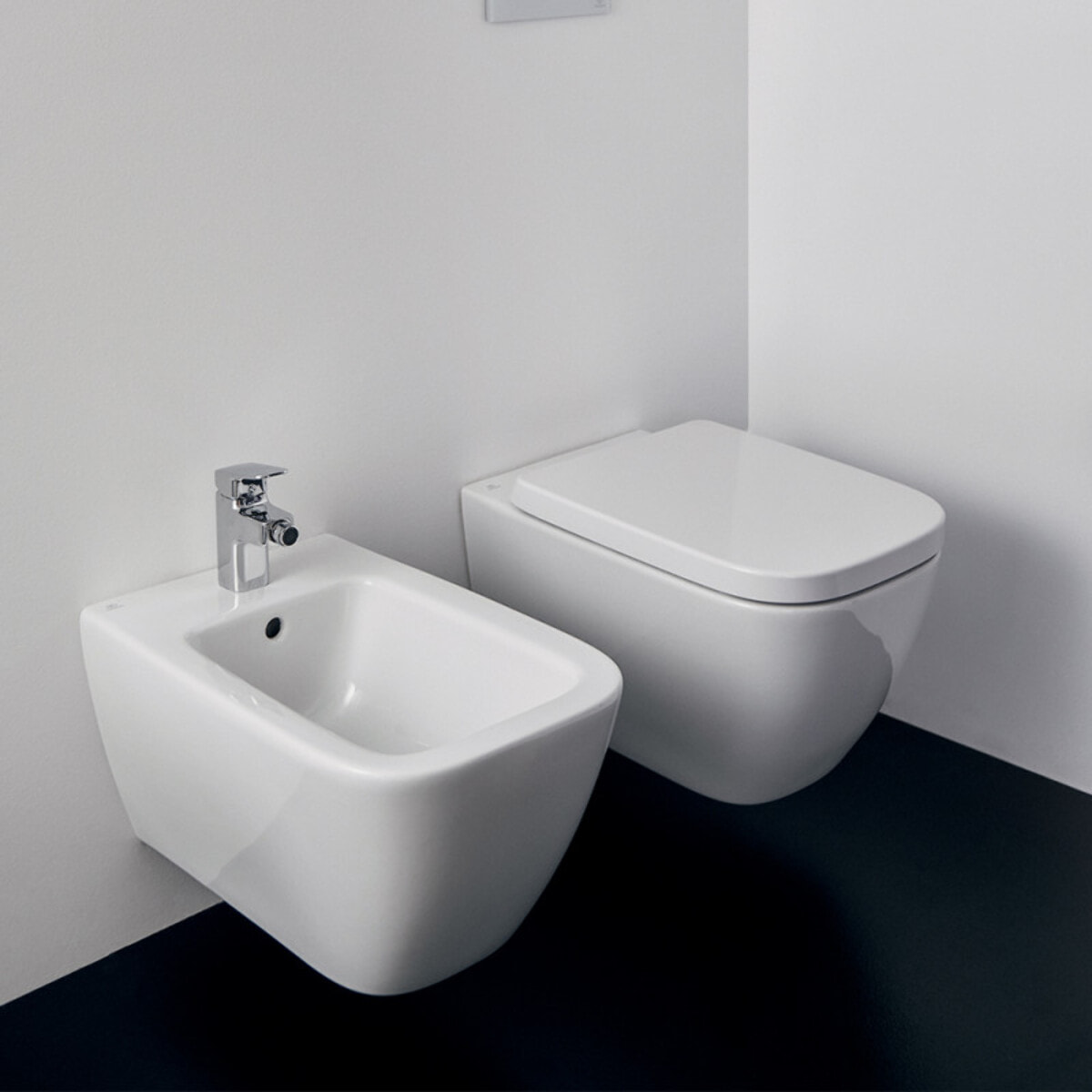 Pack bidet suspendu i.Life B + Bâti-support sol et mur IDEAL STANDARD