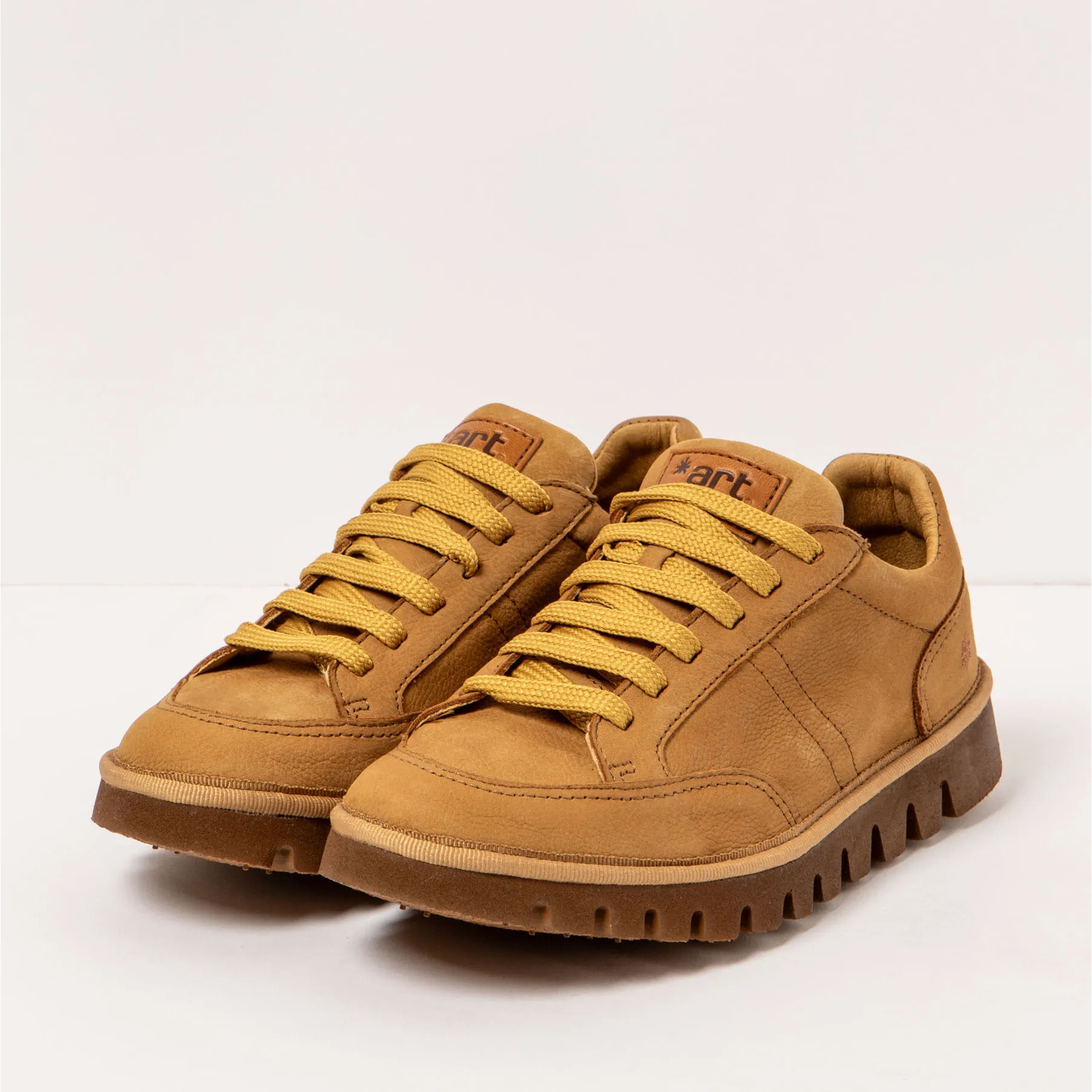 Zapatos 1595 NOBUCK KARAMEL/ONTARIO color Karamel