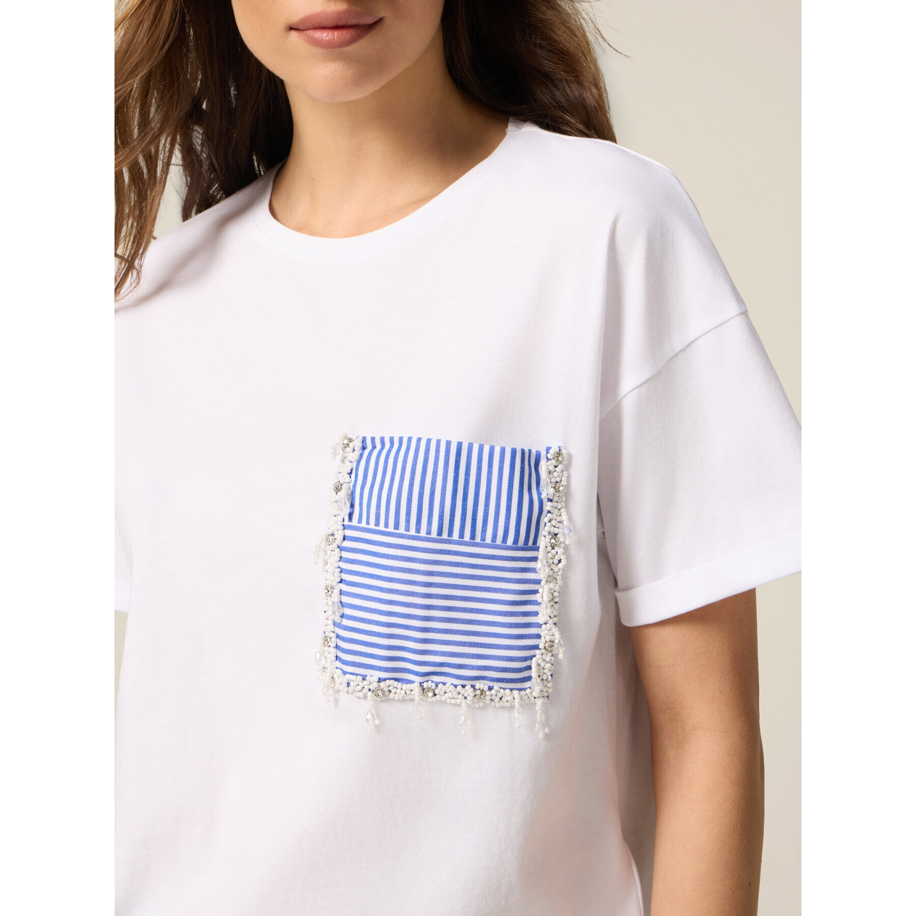 Oltre - T-shirt con taschino e perline - Bianco