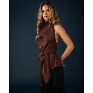 Top con cuello drapeado y fajín de mujer