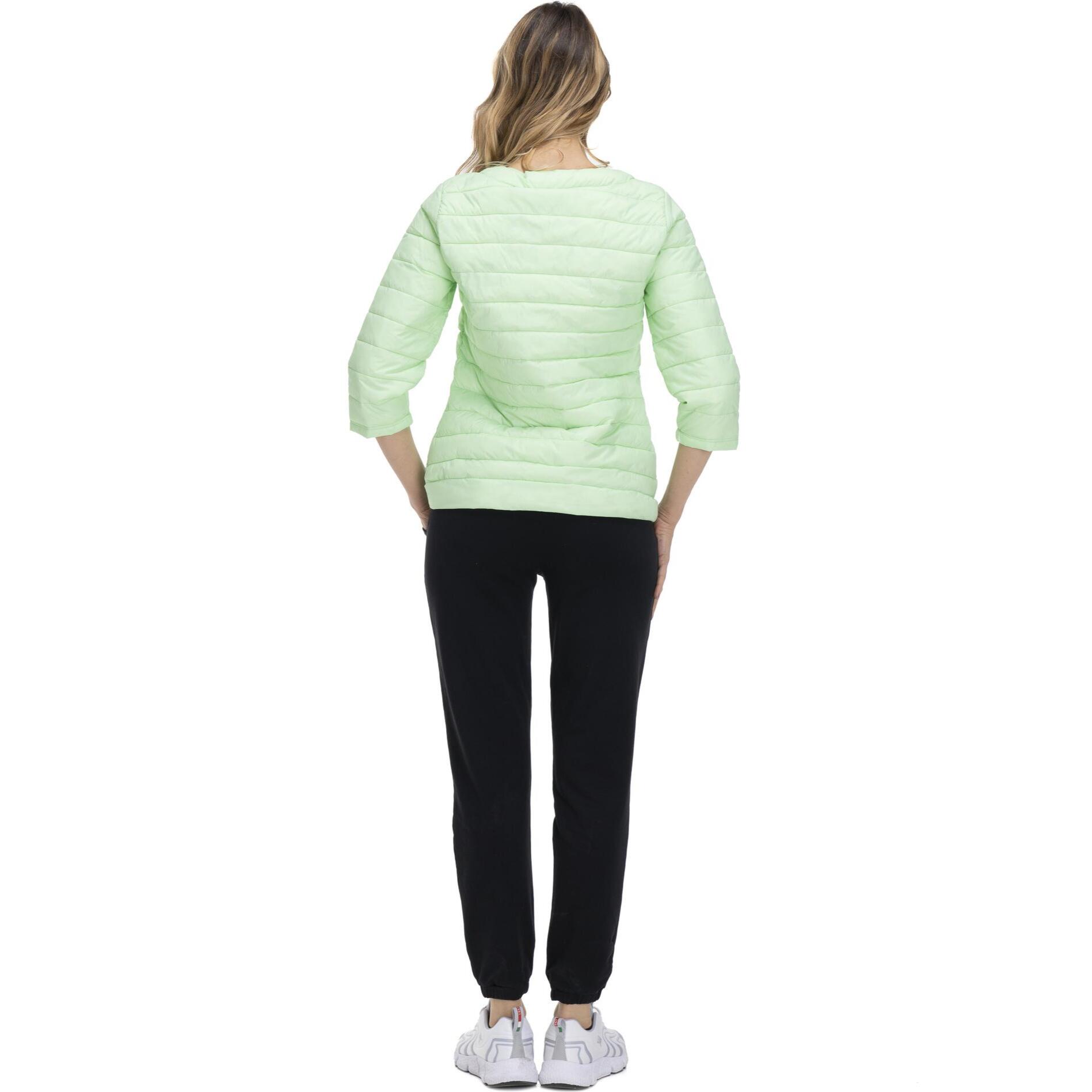 Chaqueta básica de mujer.