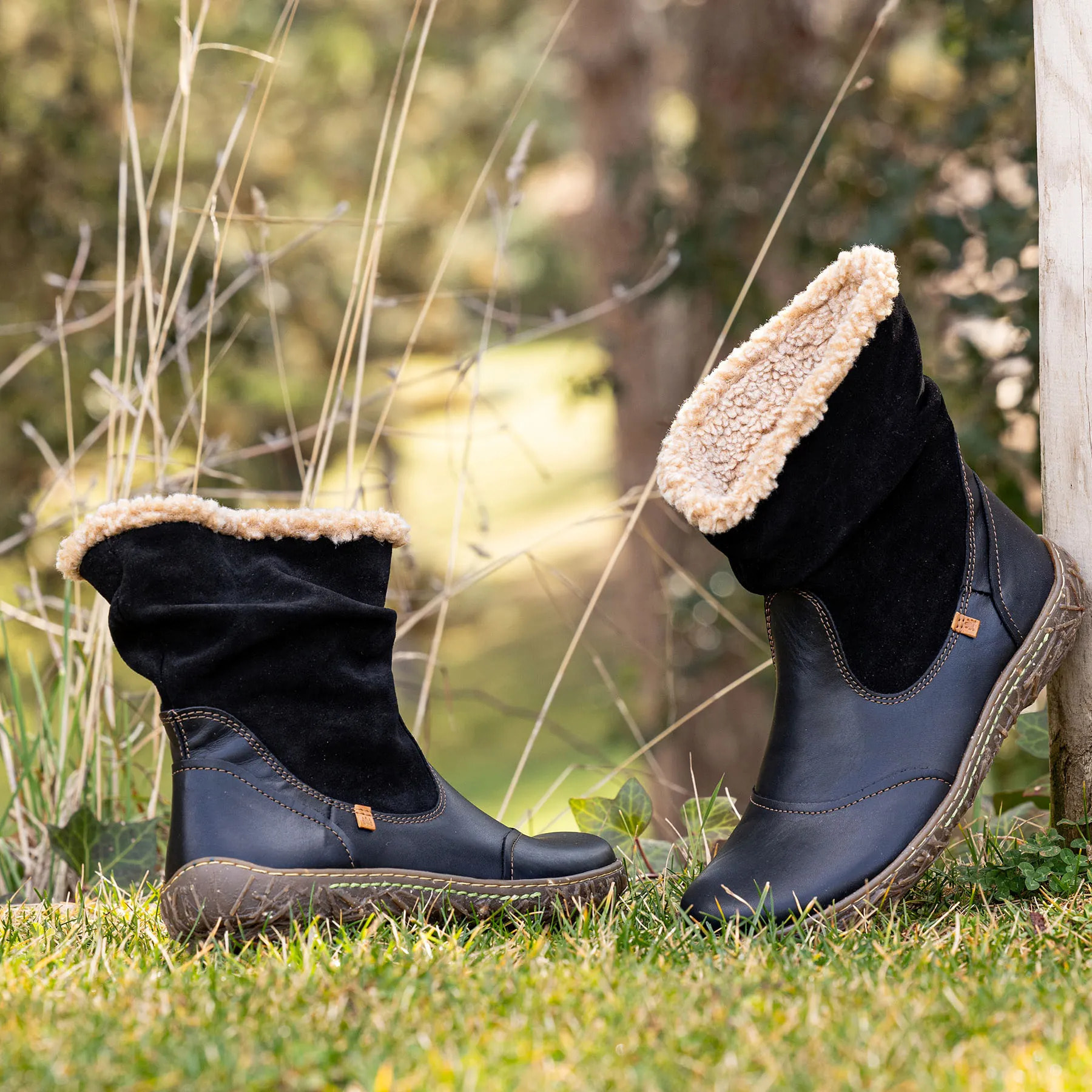 Botines N758 NATURAL GRAIN-LUX S. FOREST-BLACK/ NIDO color Forest-black