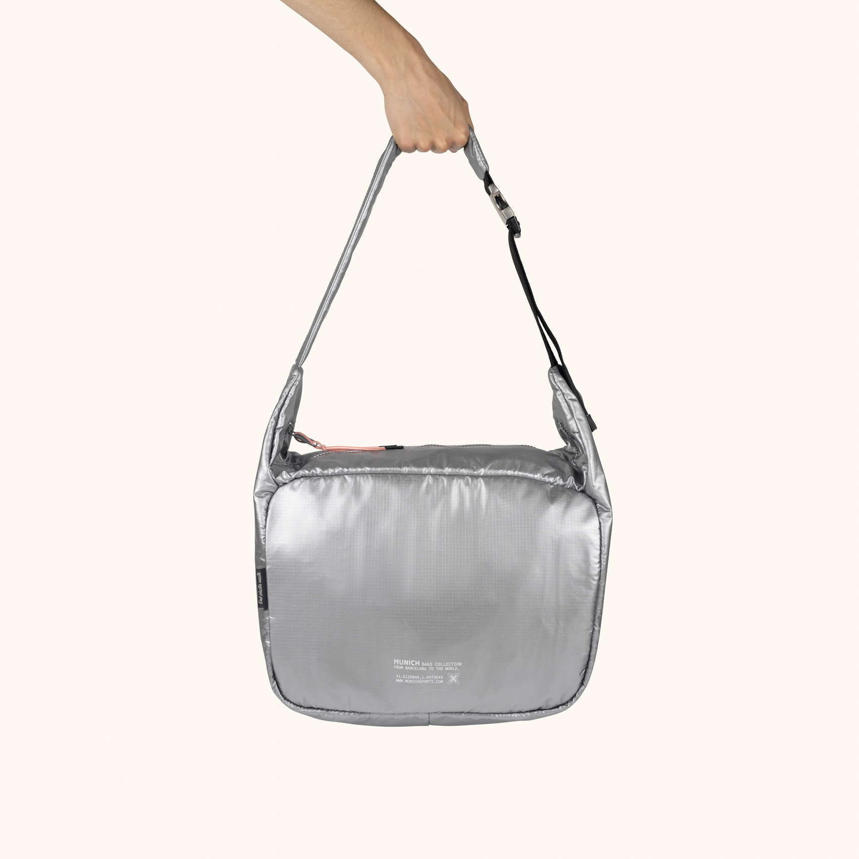 Bolso Hobo Minimalista en Poliamida Reciclada DEEP RECYCLED HOBO PLATA
