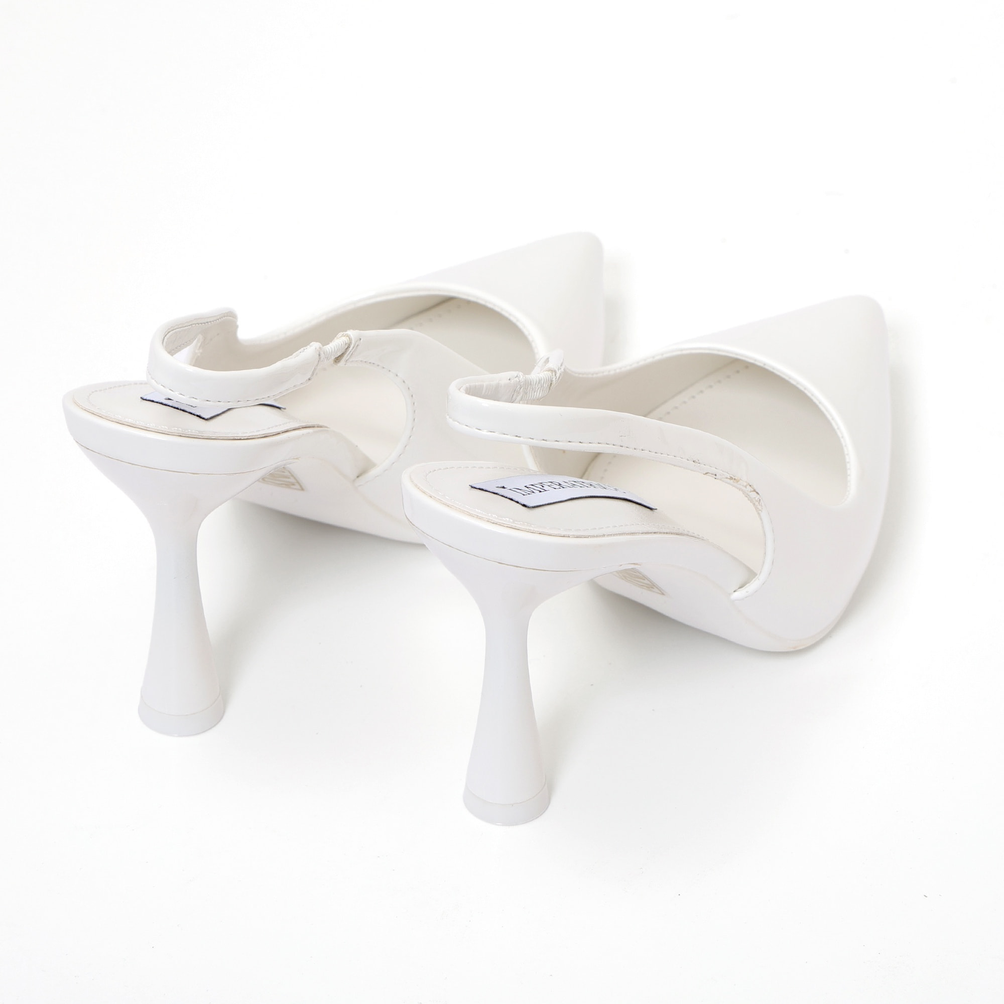 Dècolletè slingback in simil pelle verniciata con tacco a rocchetto tondo