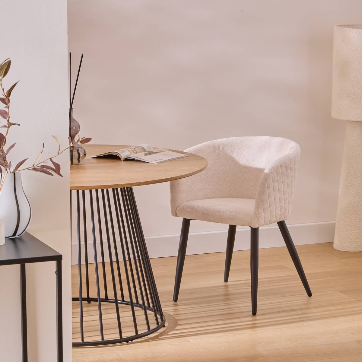 Fauteuil "Marlo" ivoire L55xp55xH76cm