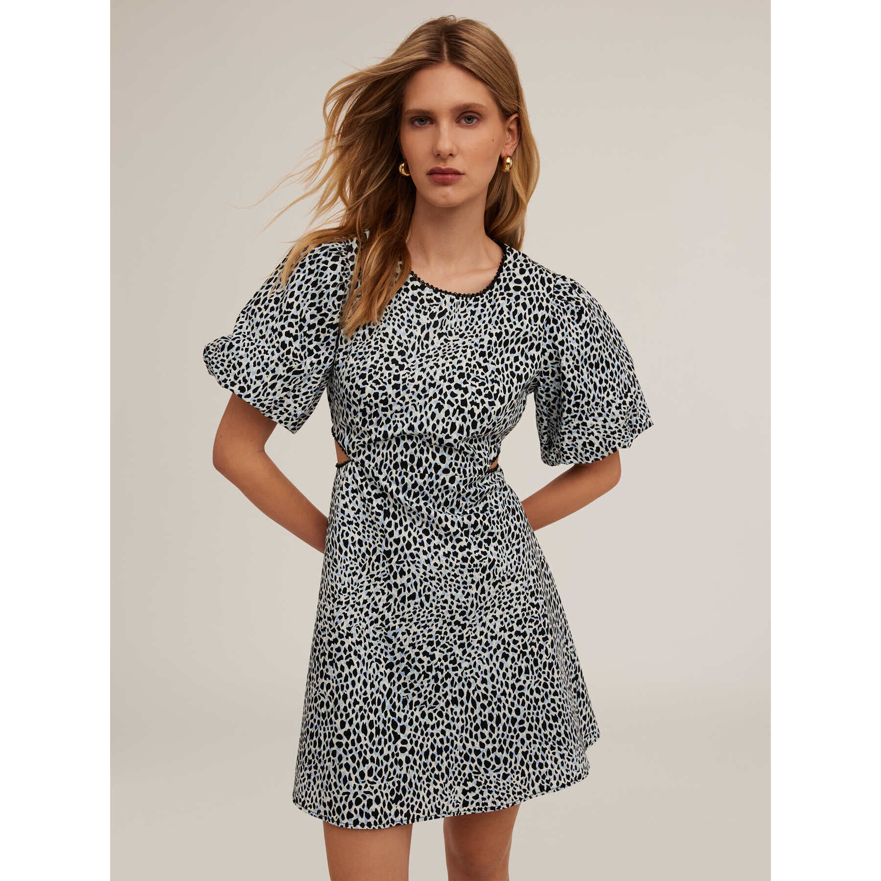 Motivi - Vestido corto con detalle de abertura animal print - Light - blue