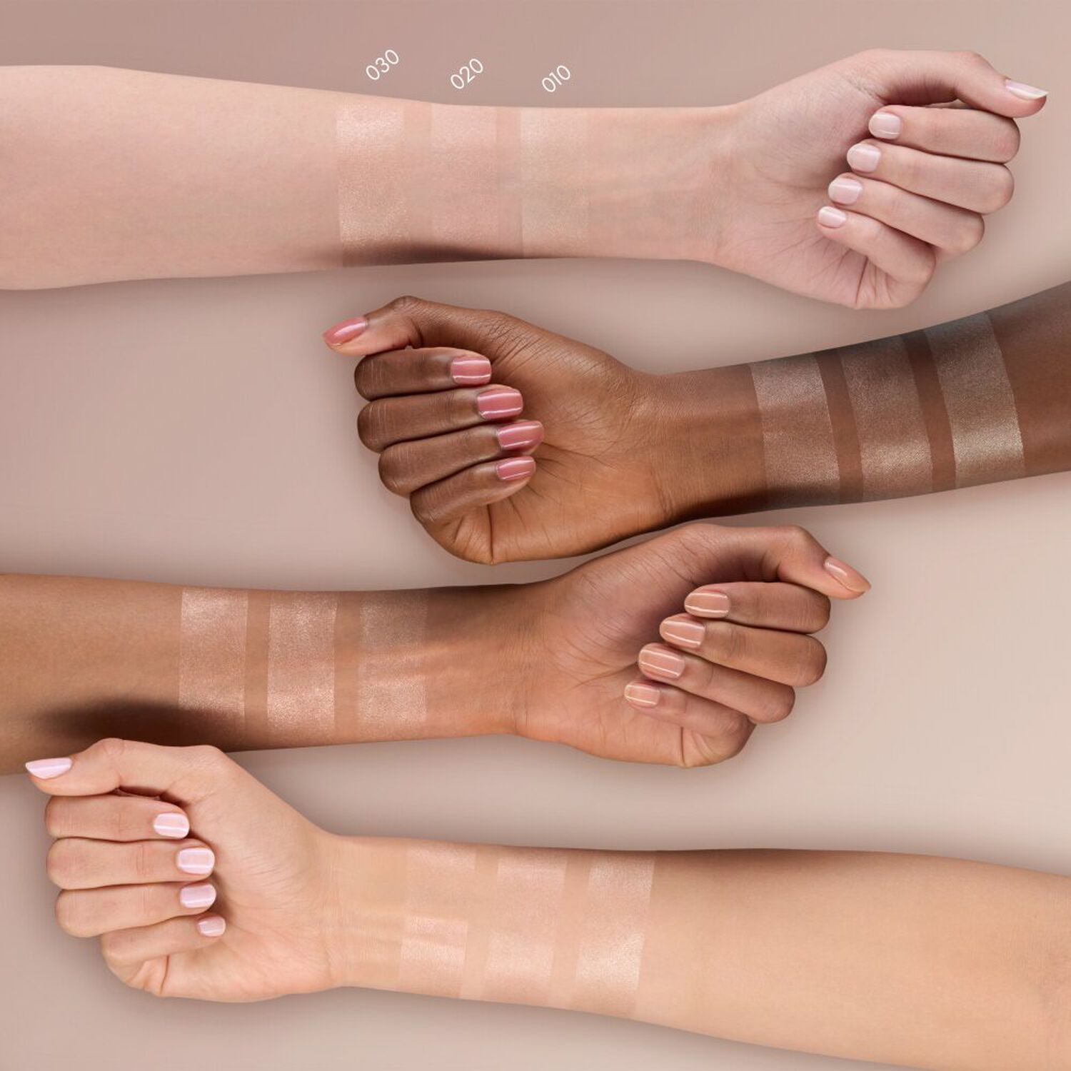 All Over Glow Tint - Illuminateur Liquide Yeux et Joues