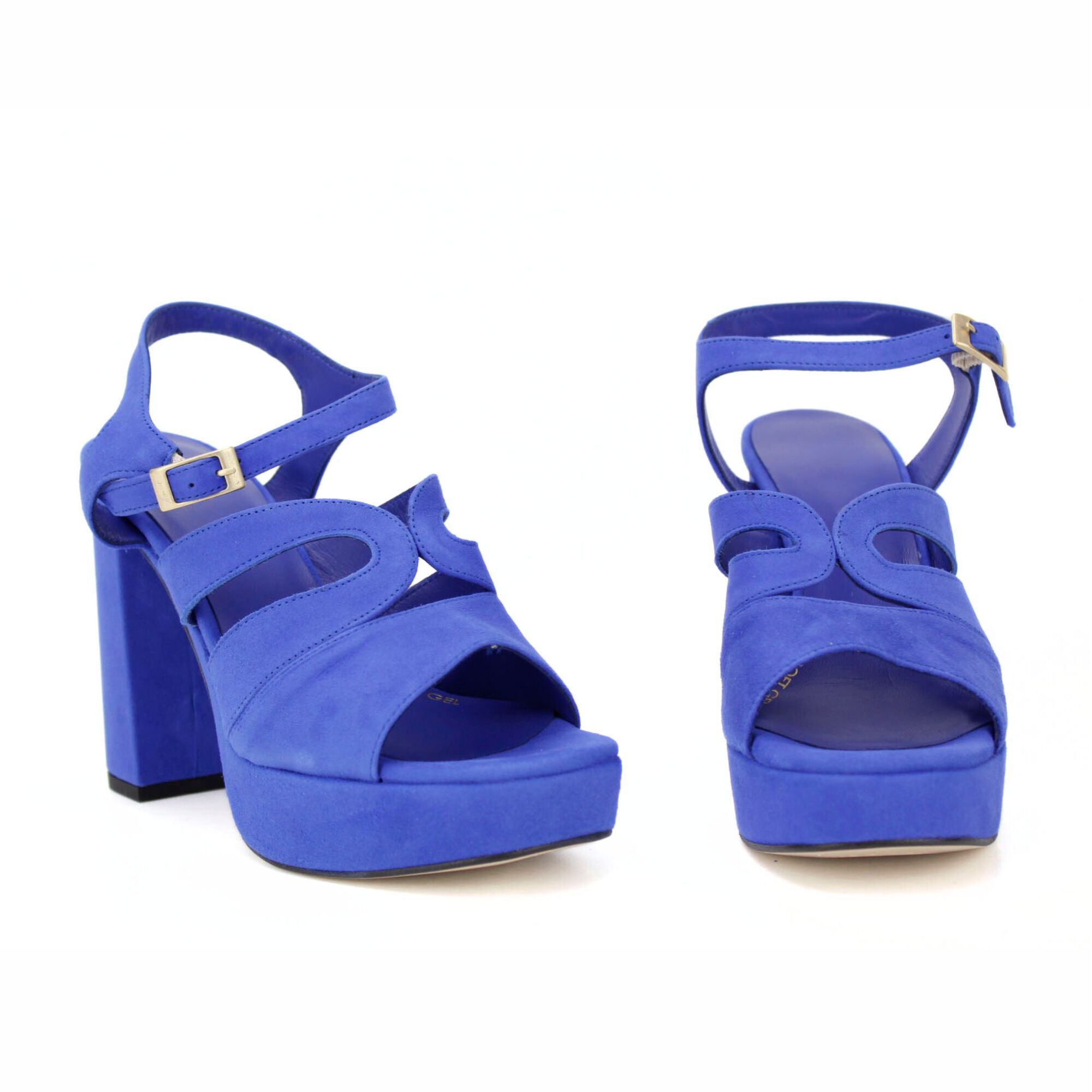 Sandalia plataforma. Tacón de 10 cm