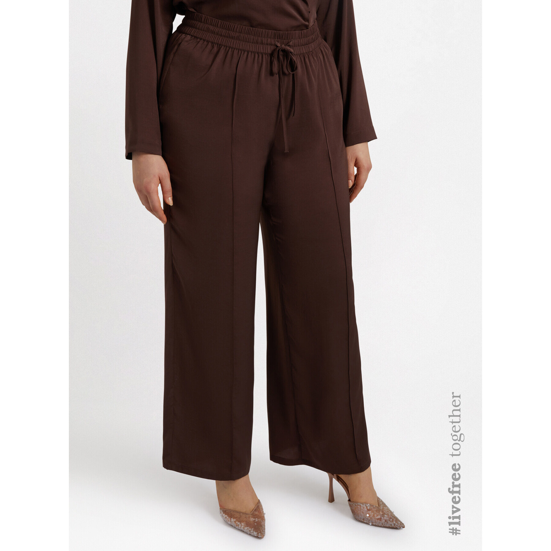 Fiorella Rubino - Pantalón modelo palazzo de tejido ligero - Marrón