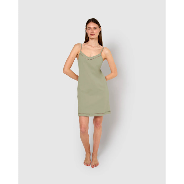 Camisón corto tirantes vainica verde cacería